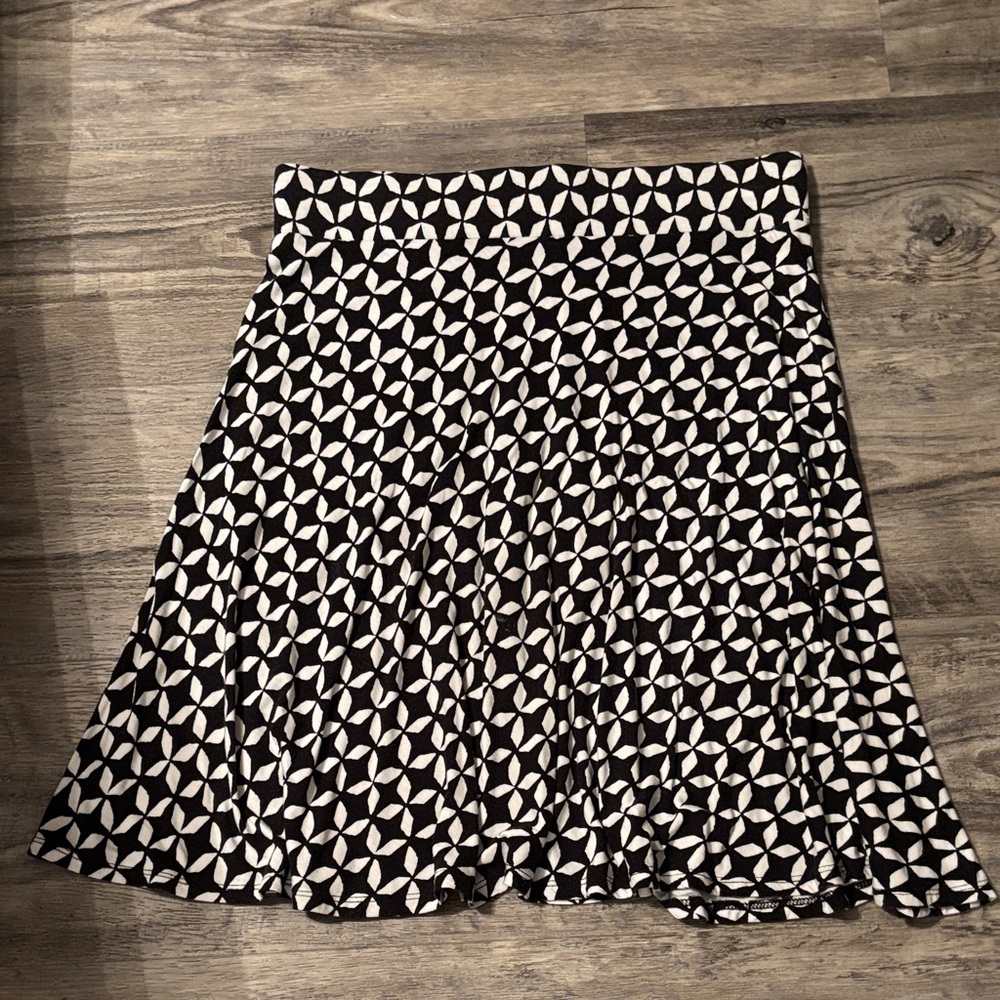 LOFT Black and White Geometric Pattern skirt